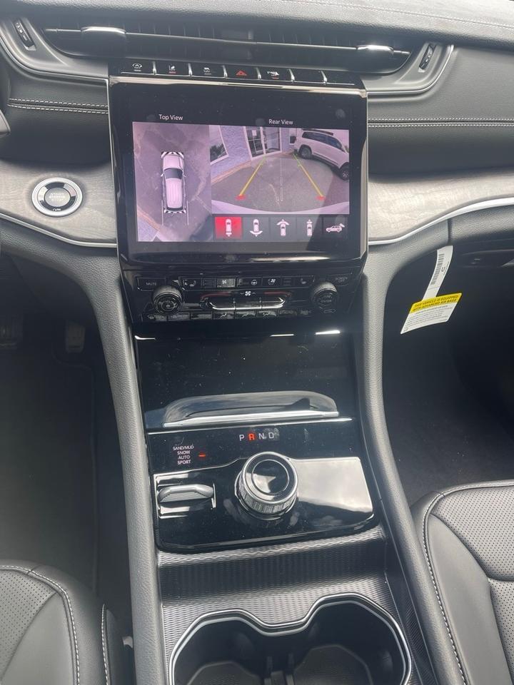 2025 Jeep Grand Cherokee LIMITED 4X4 Orange MA
