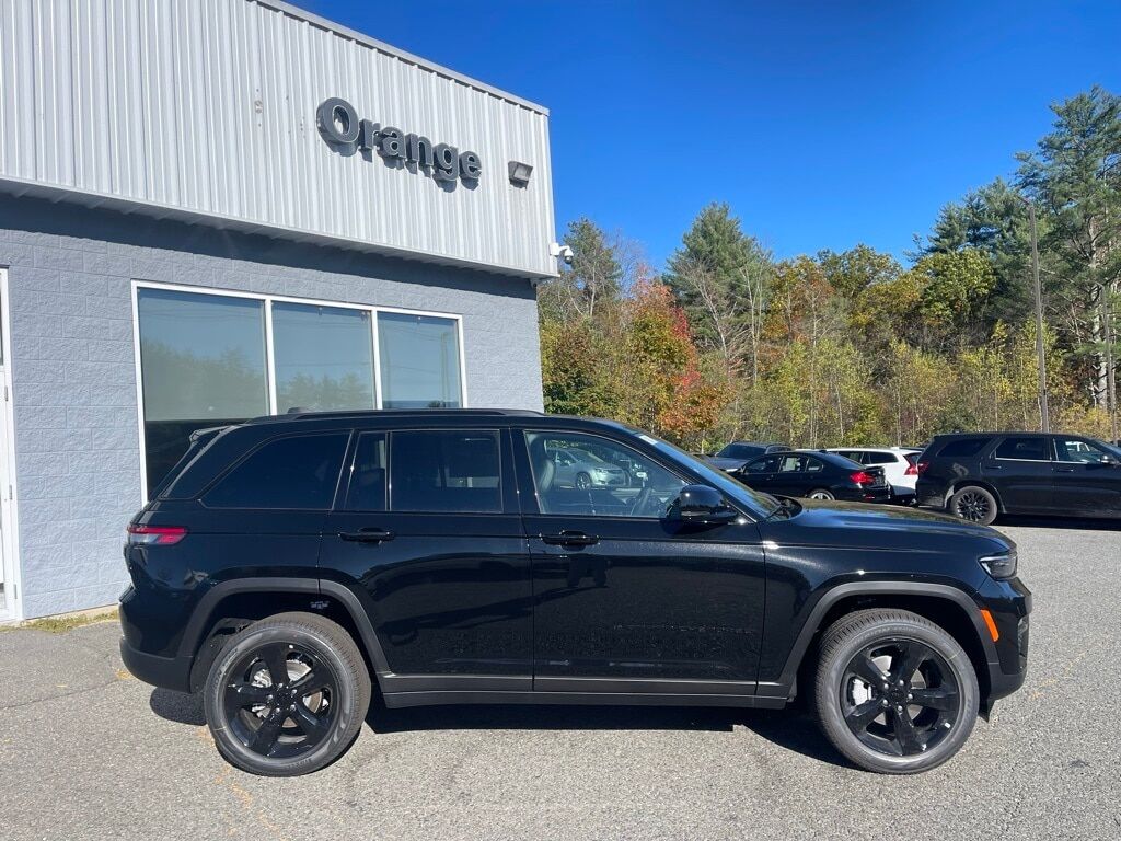 2025 Jeep Grand Cherokee LIMITED 4X4 Orange MA