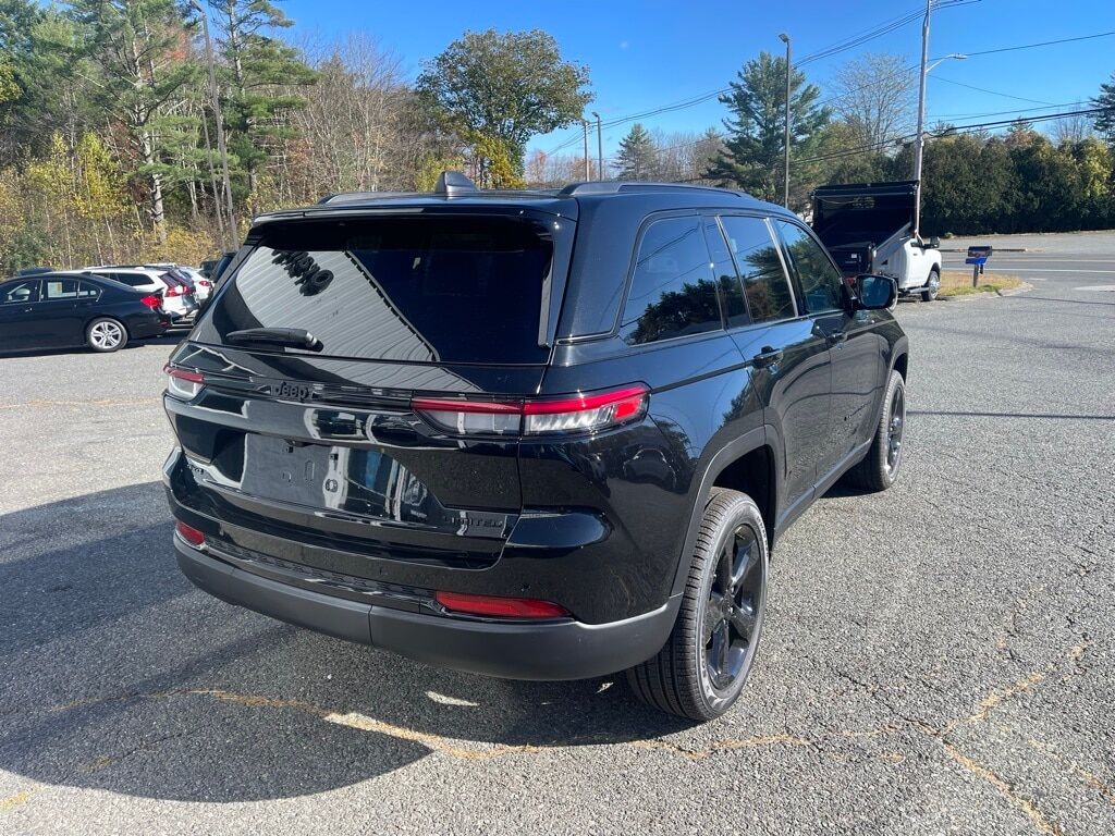 2025 Jeep Grand Cherokee LIMITED 4X4 Orange MA