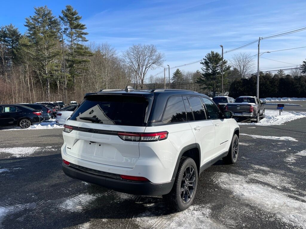 2025 Jeep Grand Cherokee LIMITED 4X4 Orange MA