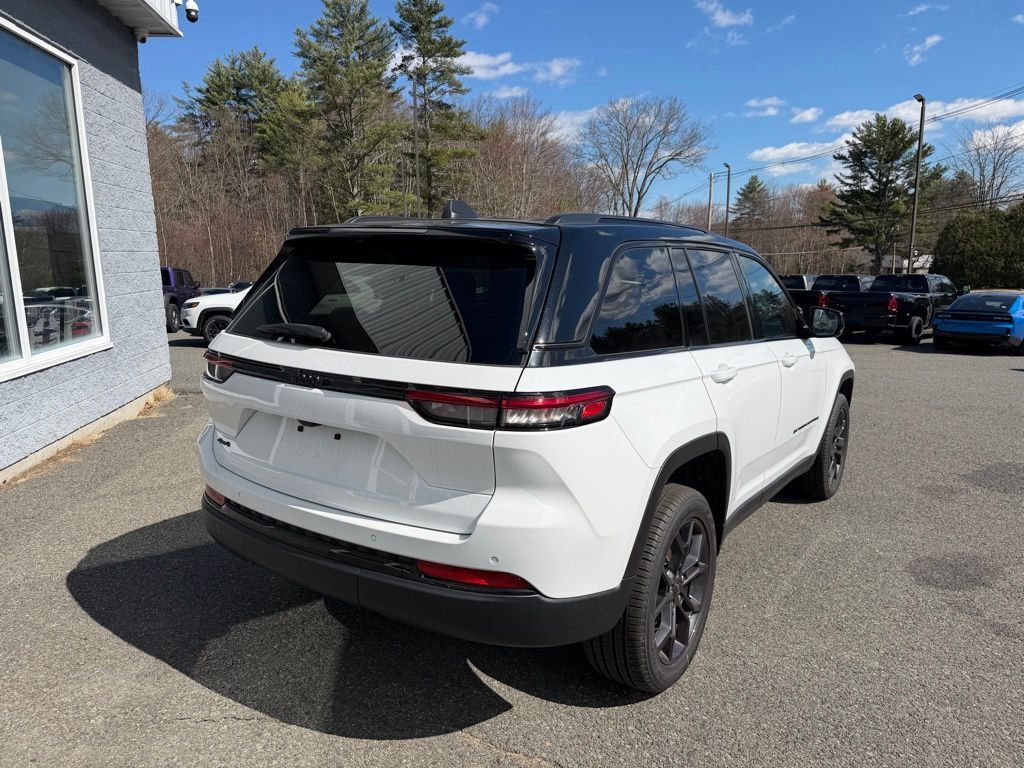 2025 Jeep Grand Cherokee LIMITED 4X4 Orange MA