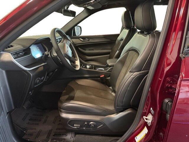 2025 Jeep Grand Cherokee Laredo Burnet TX