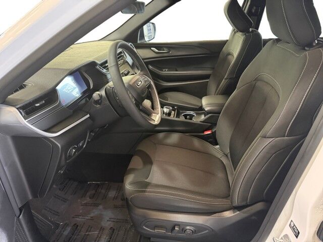 2025 Jeep Grand Cherokee Laredo Burnet TX