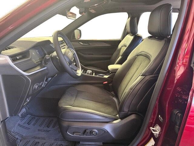 2025 Jeep Grand Cherokee Laredo Burnet TX