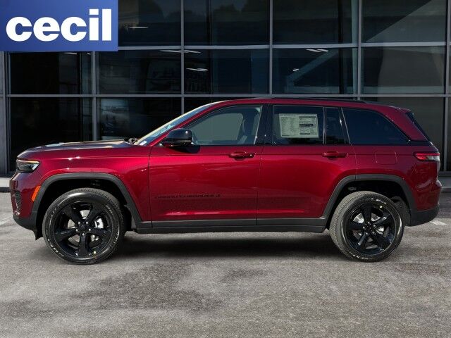 2025 Jeep Grand Cherokee Laredo