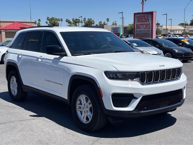 2025 Jeep Grand Cherokee Laredo 4x4