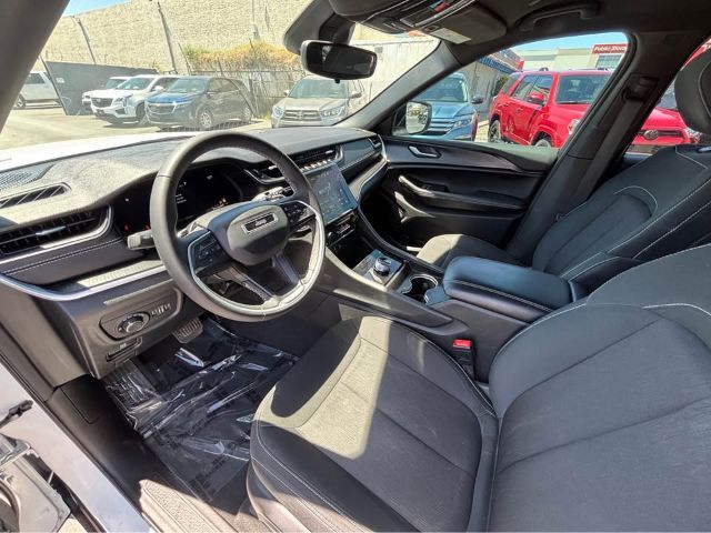 2025 Jeep Grand Cherokee Laredo 4x4 Mesa AZ