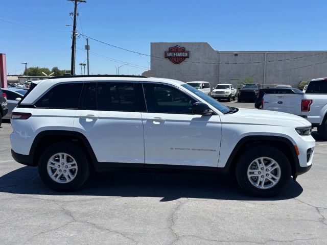 2025 Jeep Grand Cherokee Laredo 4x4