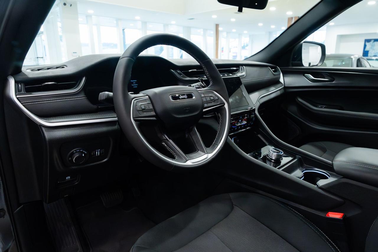 2025 Jeep Grand Cherokee Laredo Gladstone OR