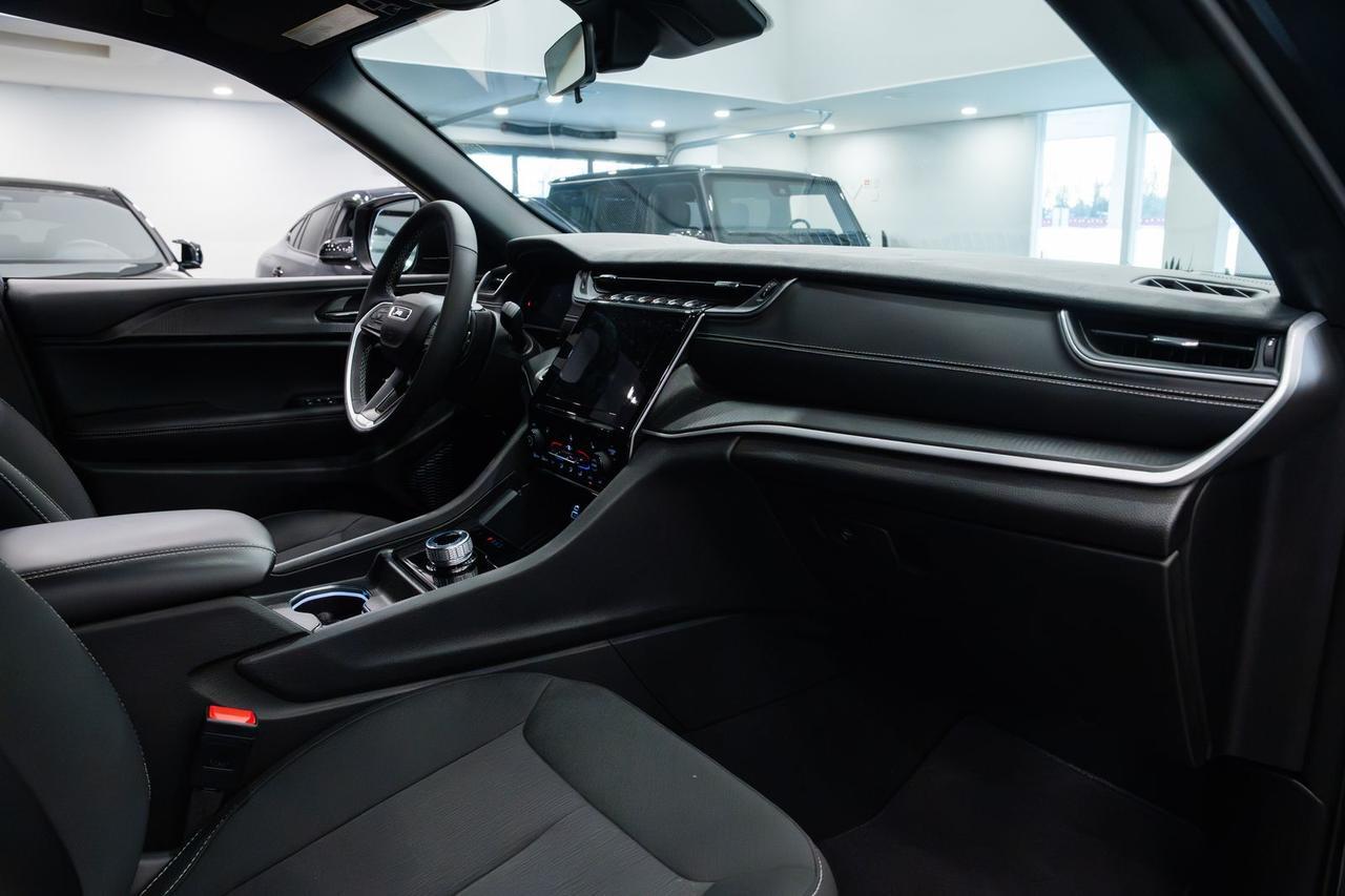 2025 Jeep Grand Cherokee Laredo Gladstone OR