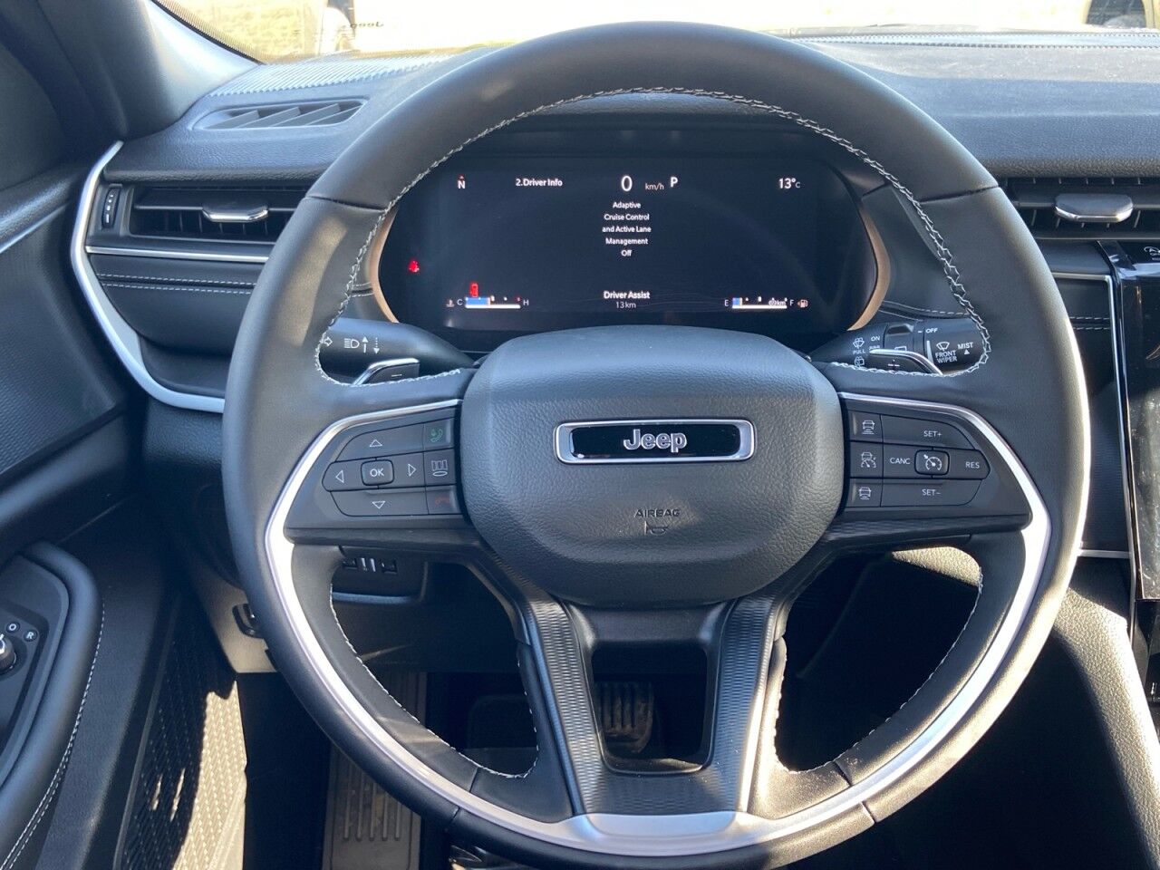 2025 Jeep Grand Cherokee Laredo High Level AB