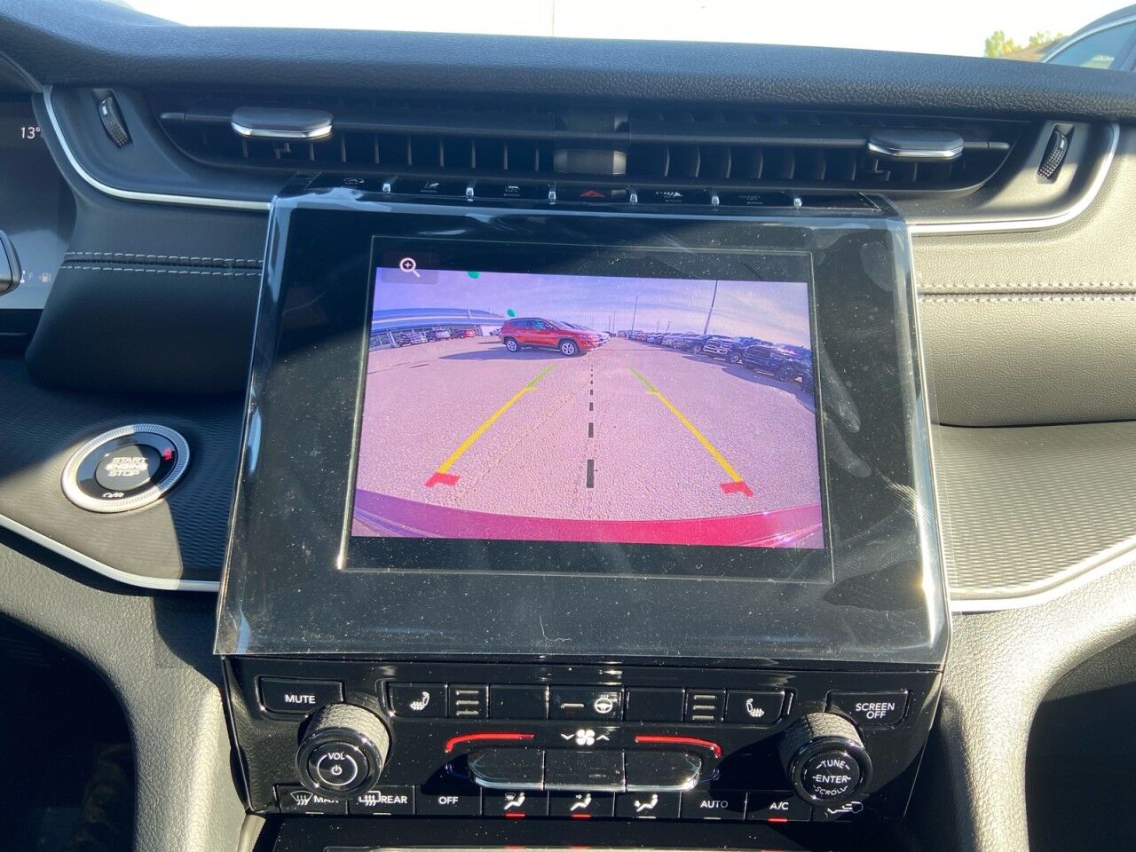 2025 Jeep Grand Cherokee Laredo High Level AB