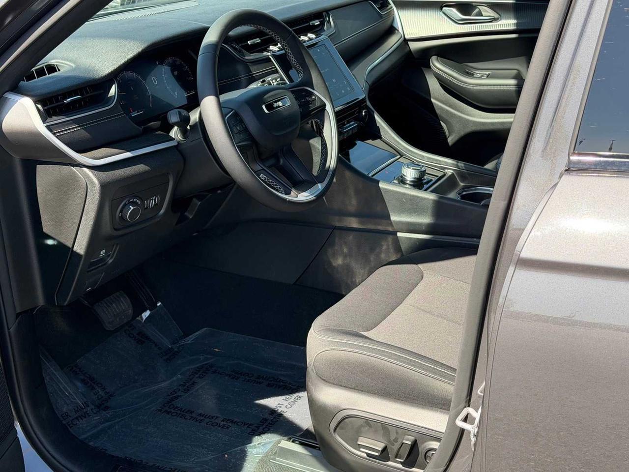 2025 Jeep Grand Cherokee Laredo Irving TX