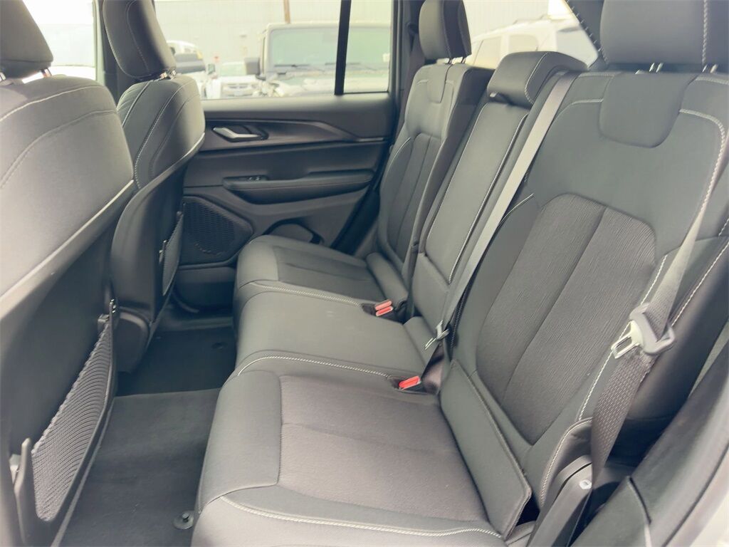 2025 Jeep Grand Cherokee Laredo Gresham OR