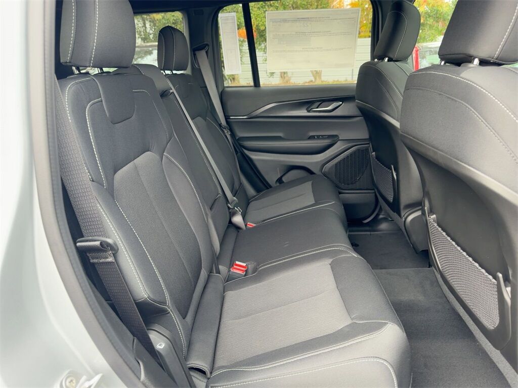 2025 Jeep Grand Cherokee Laredo Gresham OR