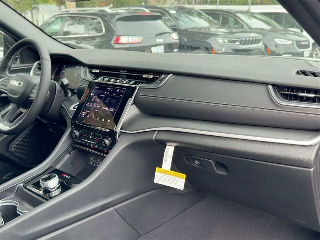 2025 Jeep Grand Cherokee Laredo Gresham OR