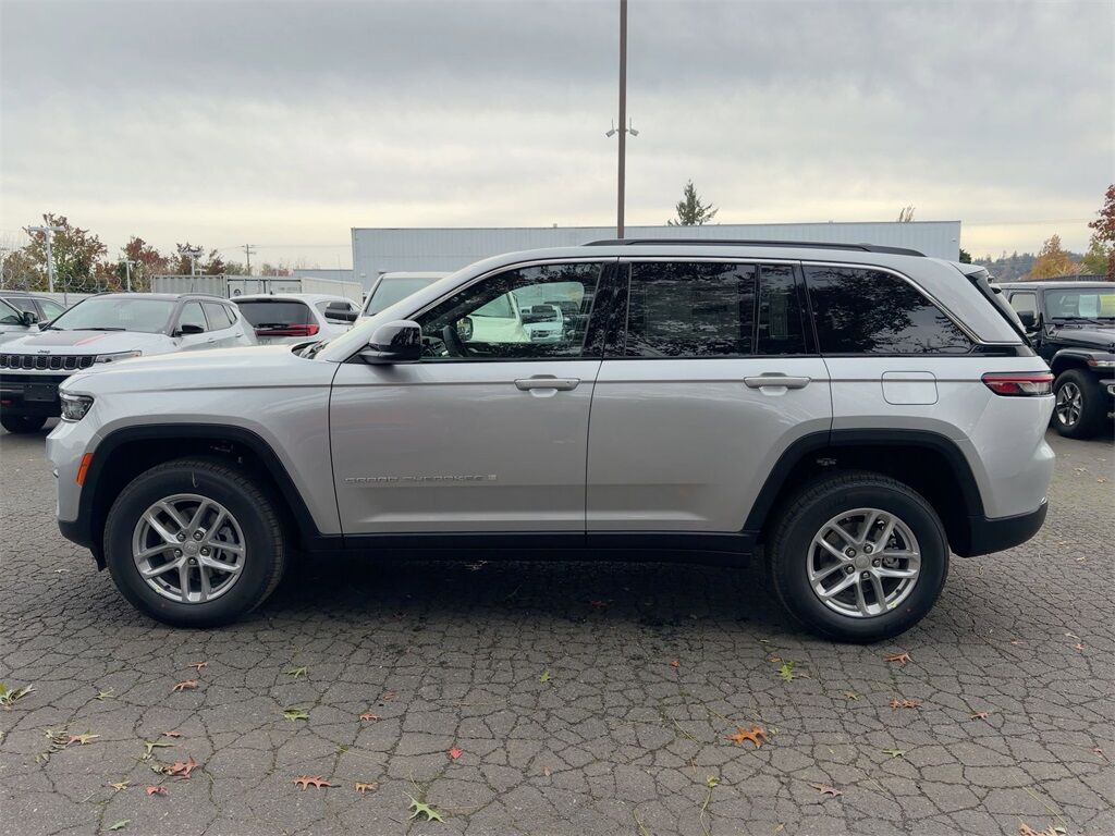 2025 Jeep Grand Cherokee Laredo Gresham OR
