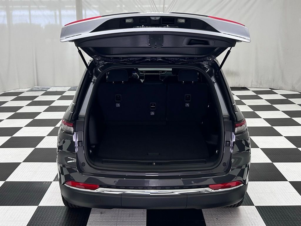 2025 Jeep Grand Cherokee Laredo Portland OR