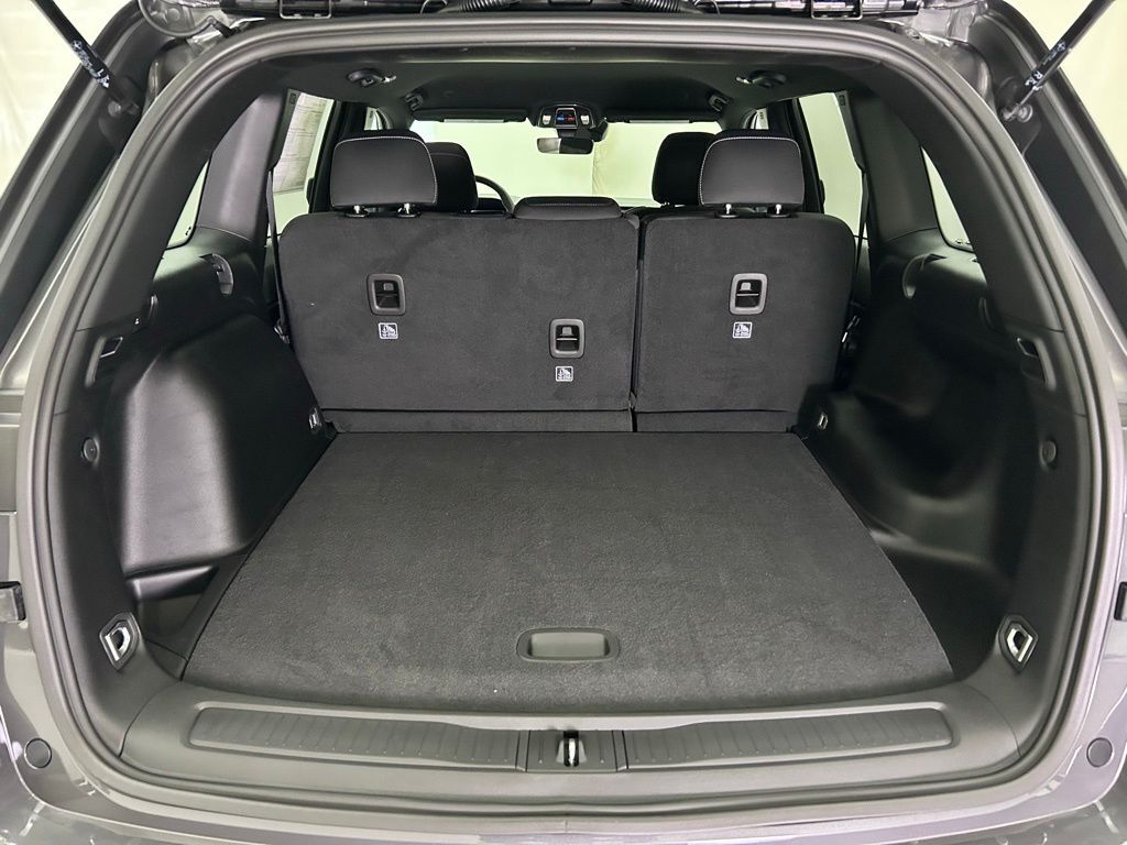 2025 Jeep Grand Cherokee Laredo Portland OR