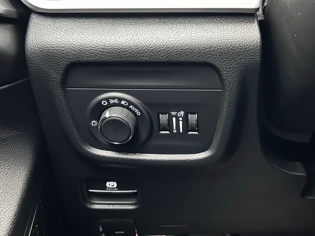 2025 Jeep Grand Cherokee Laredo Portland OR