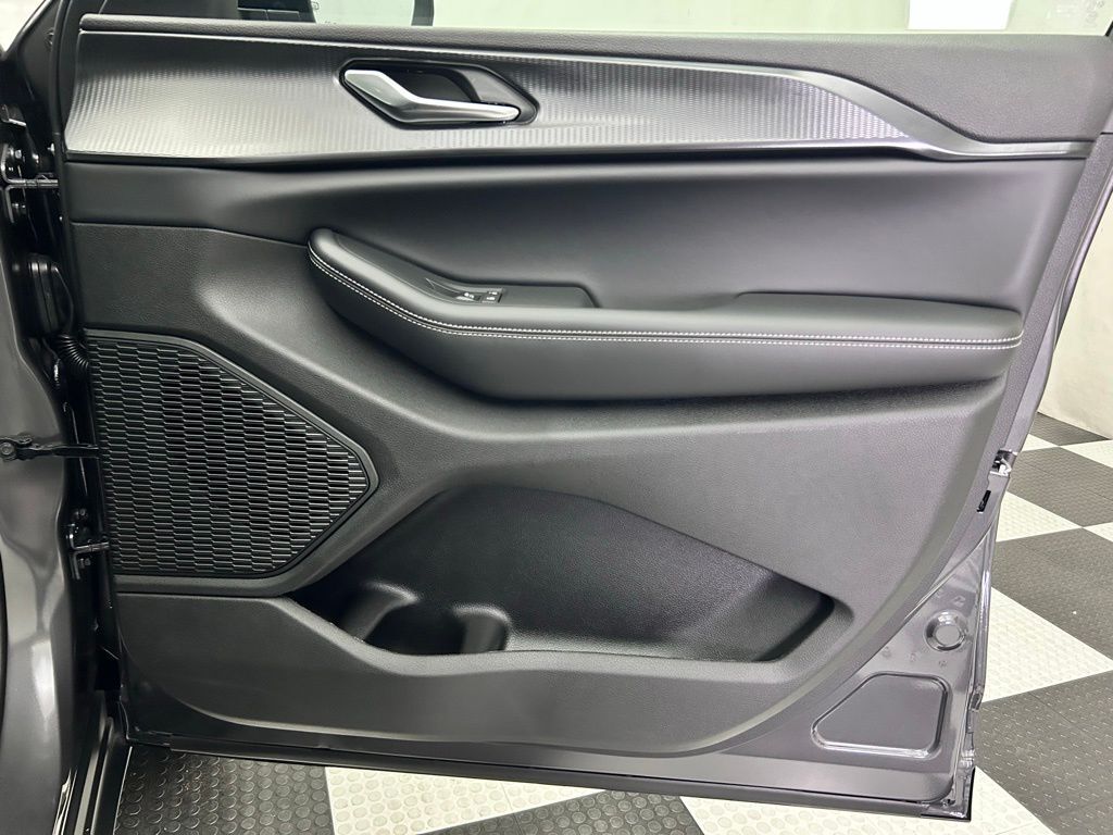 2025 Jeep Grand Cherokee Laredo Portland OR