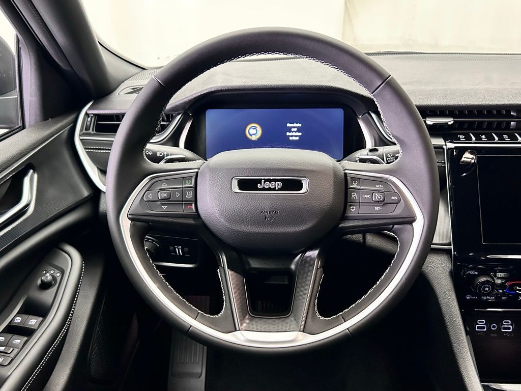 2025 Jeep Grand Cherokee Laredo Portland OR