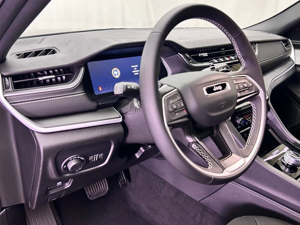 2025 Jeep Grand Cherokee Laredo Portland OR