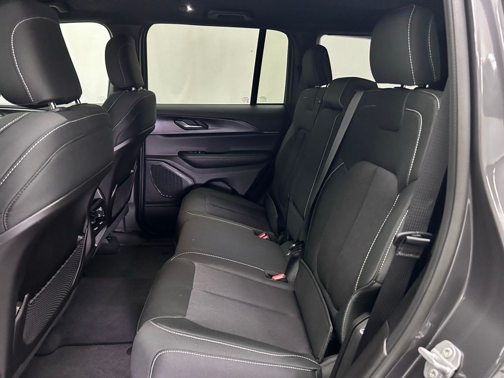 2025 Jeep Grand Cherokee Laredo Portland OR