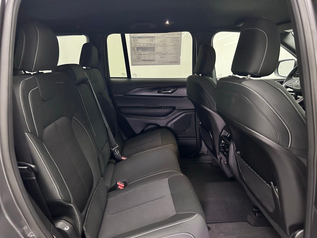 2025 Jeep Grand Cherokee Laredo Portland OR