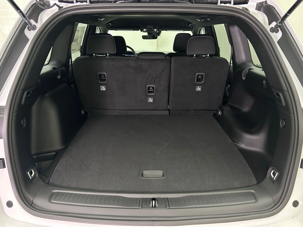 2025 Jeep Grand Cherokee Laredo Portland OR