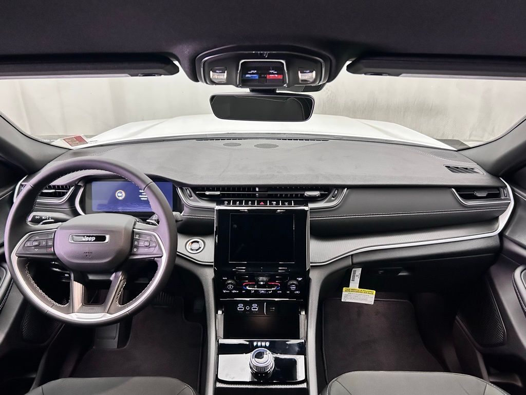 2025 Jeep Grand Cherokee Laredo Portland OR