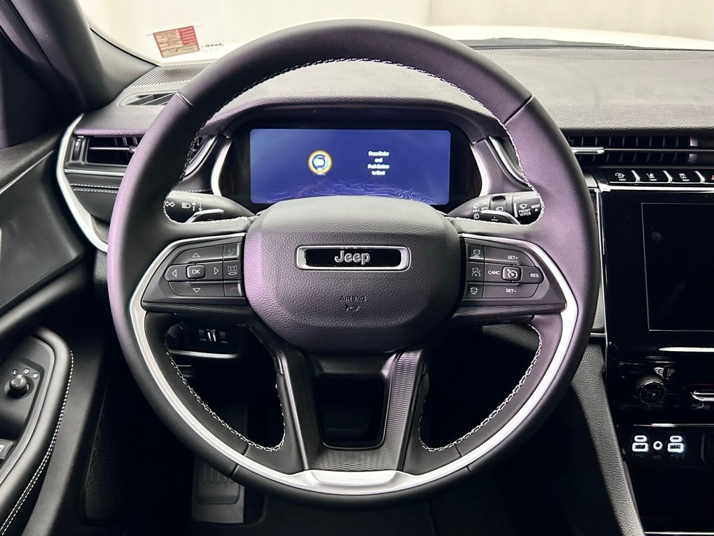 2025 Jeep Grand Cherokee Laredo Portland OR