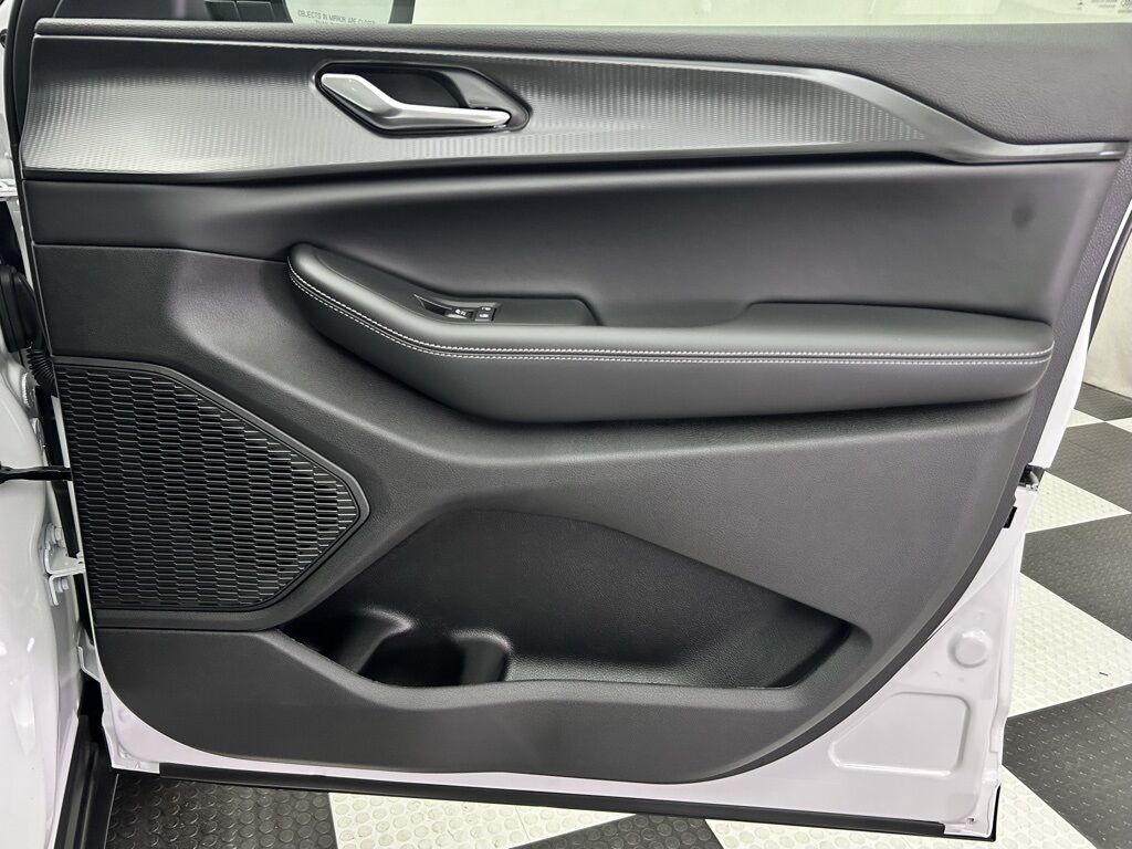 2025 Jeep Grand Cherokee Laredo Portland OR