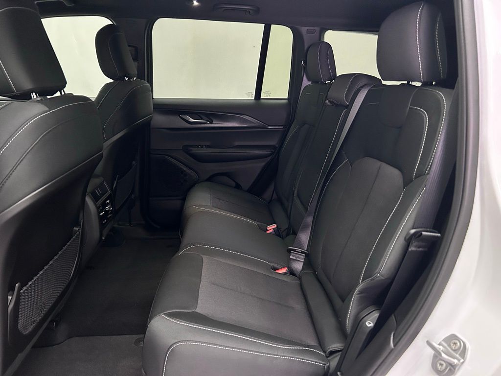 2025 Jeep Grand Cherokee Laredo Portland OR