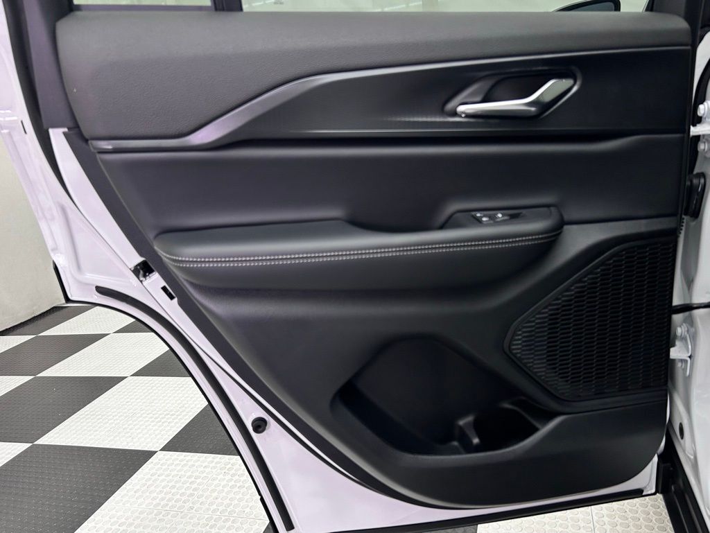 2025 Jeep Grand Cherokee Laredo Portland OR