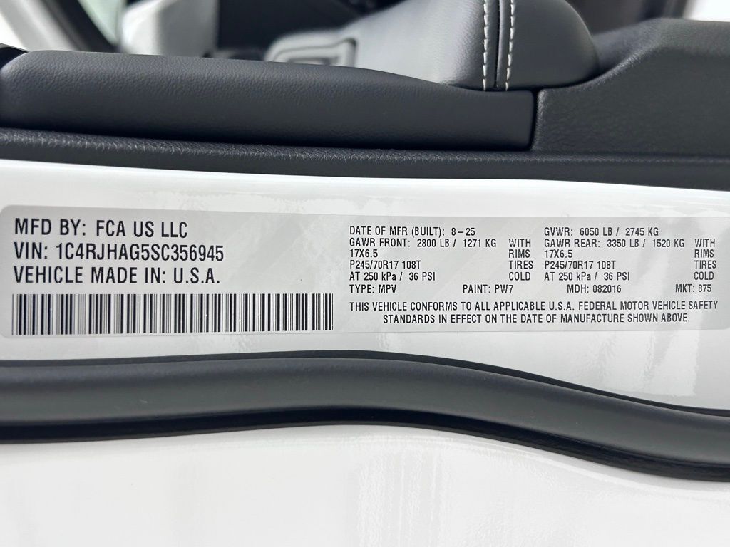 2025 Jeep Grand Cherokee Laredo Portland OR