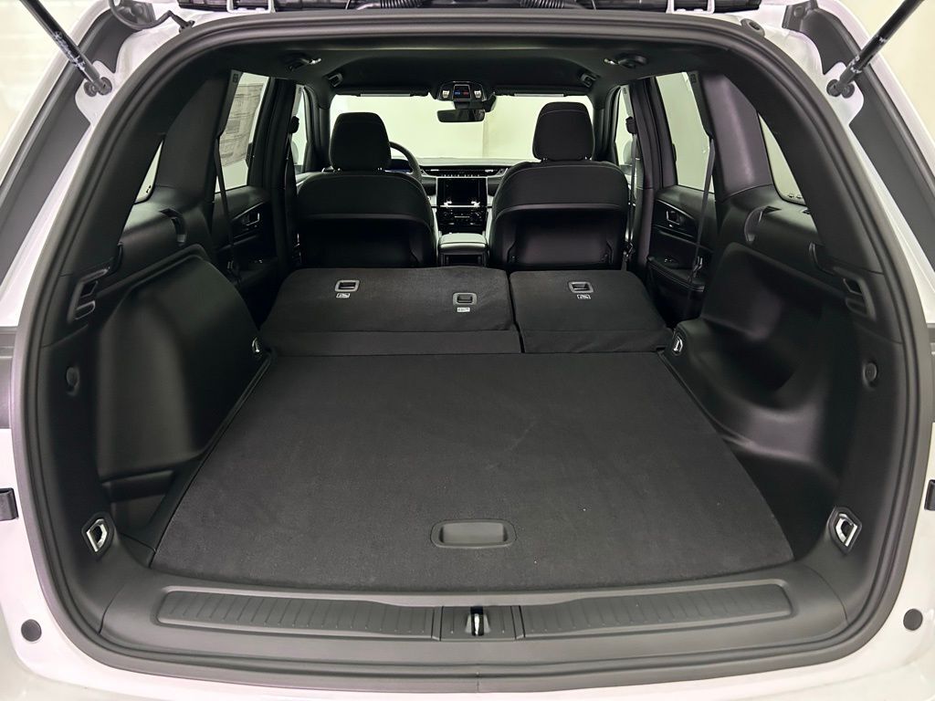 2025 Jeep Grand Cherokee Laredo Portland OR