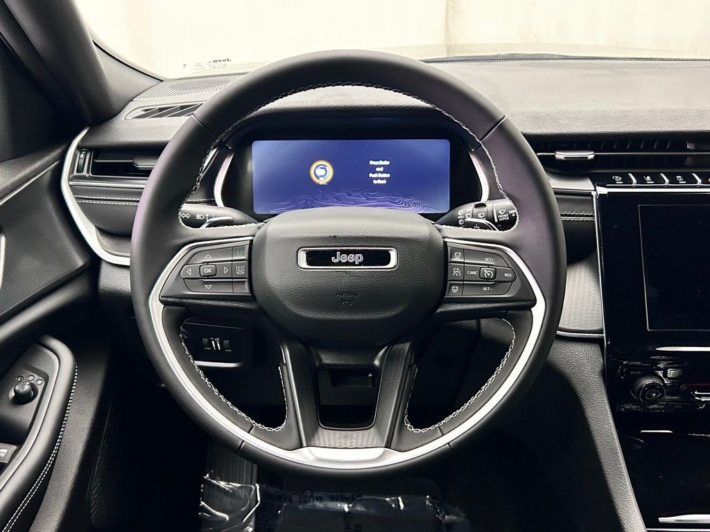 2025 Jeep Grand Cherokee Laredo Portland OR