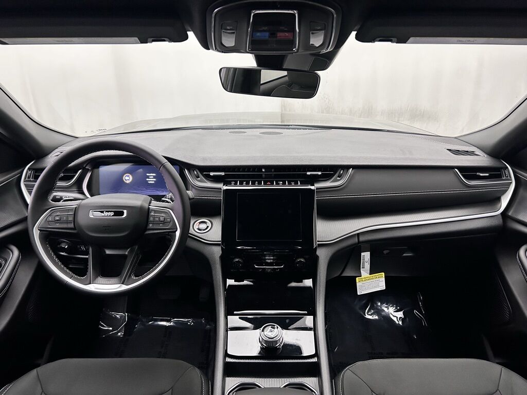 2025 Jeep Grand Cherokee Laredo Portland OR