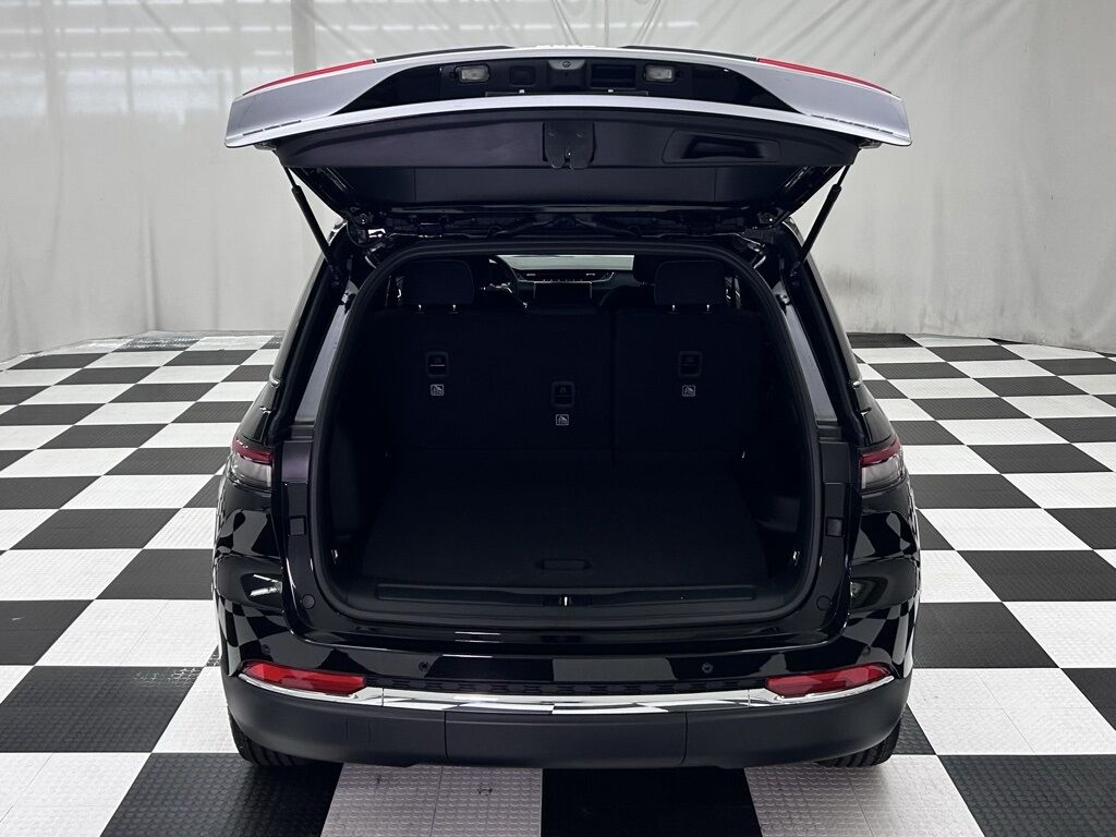 2025 Jeep Grand Cherokee Laredo Portland OR