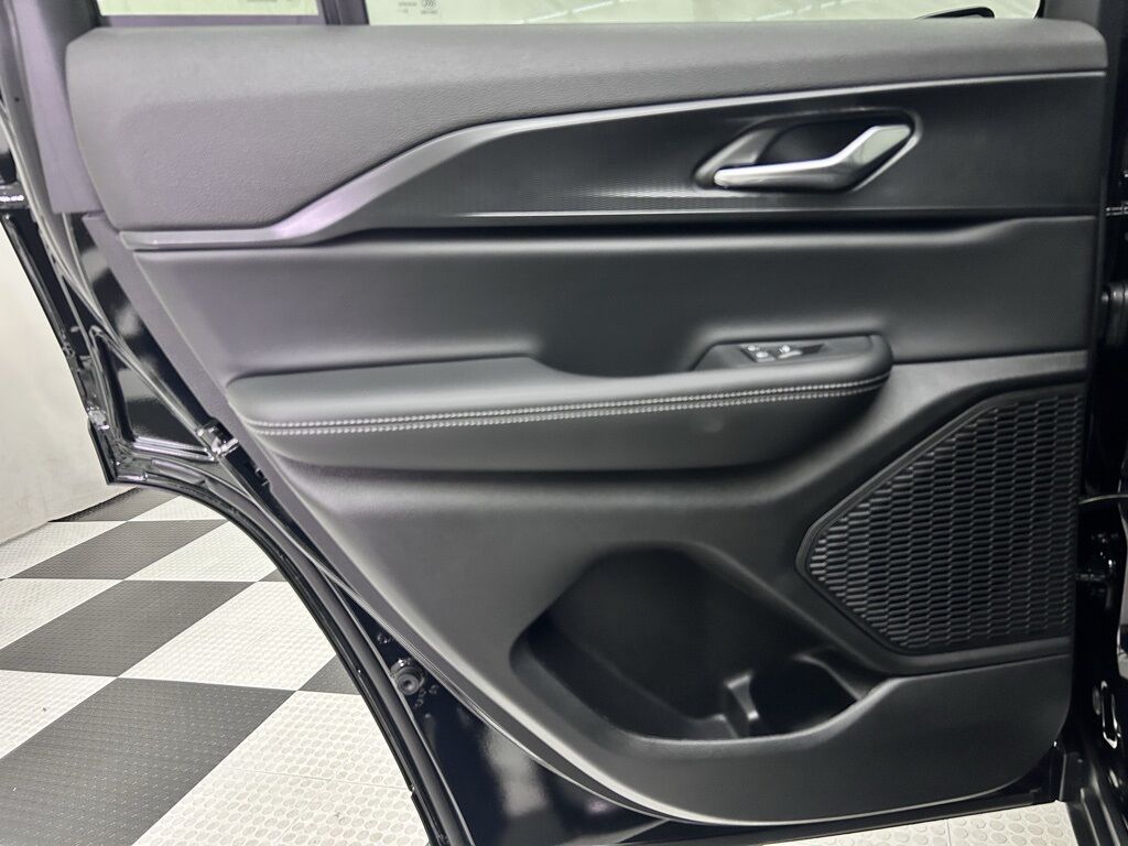 2025 Jeep Grand Cherokee Laredo Portland OR