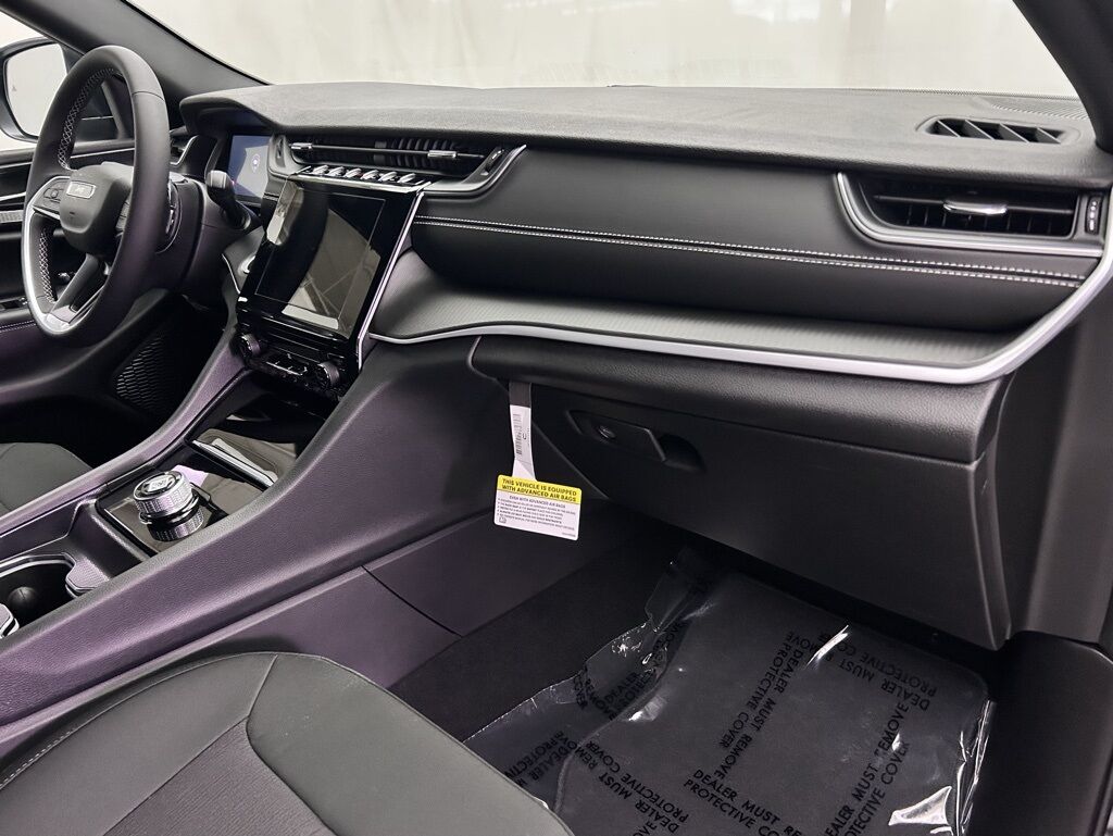 2025 Jeep Grand Cherokee Laredo Portland OR