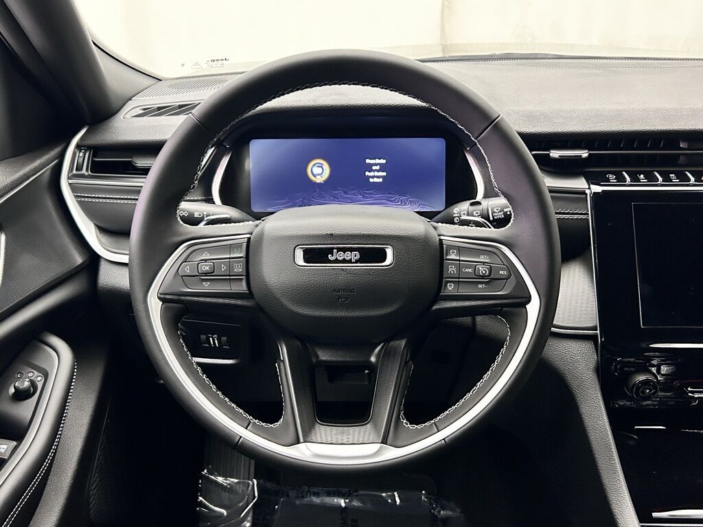 2025 Jeep Grand Cherokee Laredo Portland OR