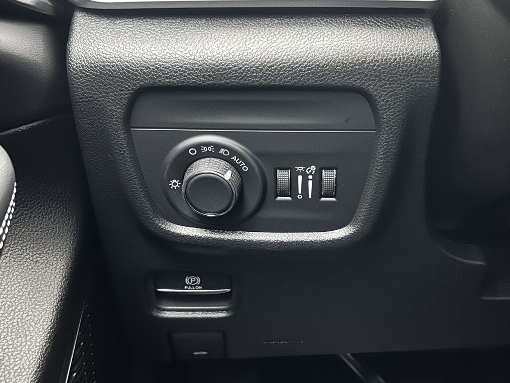 2025 Jeep Grand Cherokee Laredo Portland OR