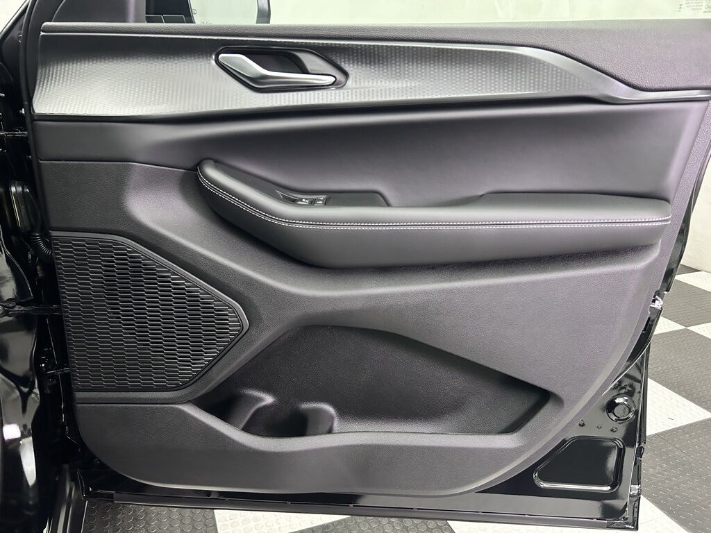 2025 Jeep Grand Cherokee Laredo Portland OR