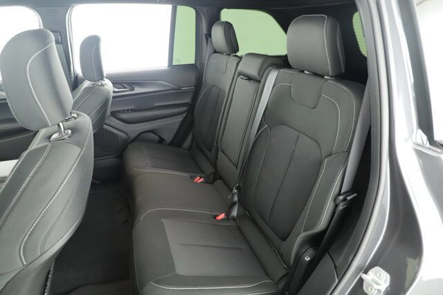 2025 Jeep Grand Cherokee Laredo New Braunfels TX