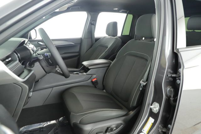 2025 Jeep Grand Cherokee Laredo New Braunfels TX