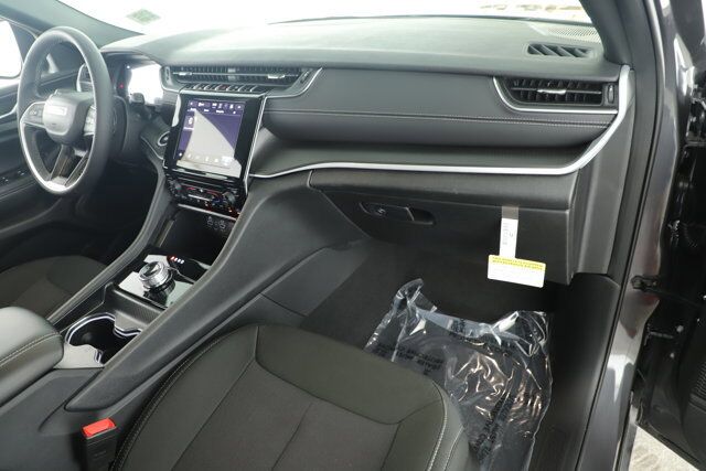 2025 Jeep Grand Cherokee Laredo New Braunfels TX