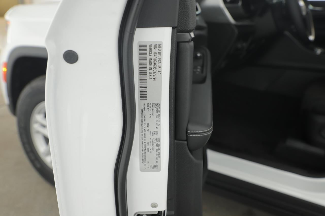 2025 Jeep Grand Cherokee Laredo New Braunfels TX