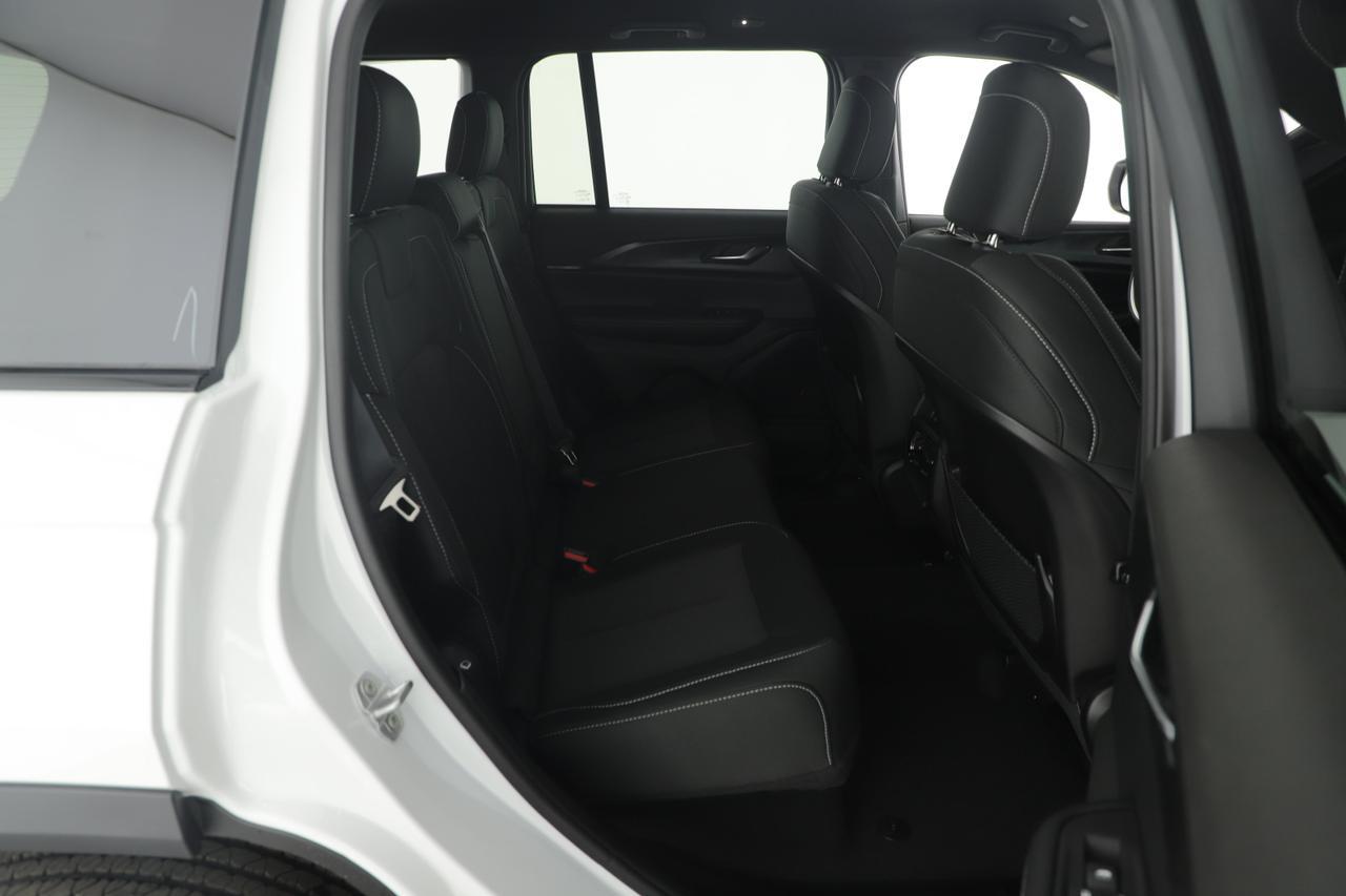 2025 Jeep Grand Cherokee Laredo New Braunfels TX